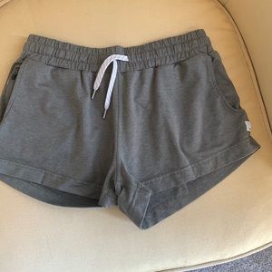Vuori halo performance shorts